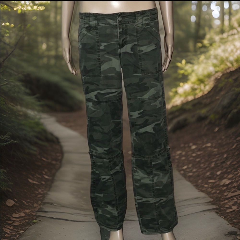 🔥Fire Jeans 🔥Women’s Camo Cargo Pants